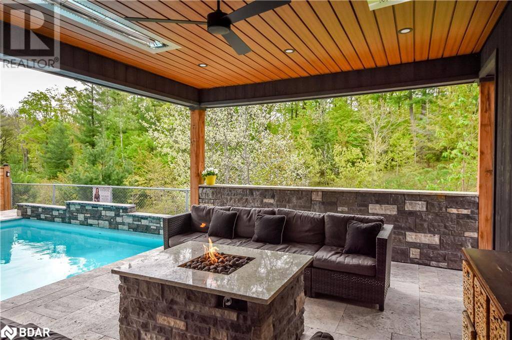 61 MUIRFIELD DRIVE Drive, Barrie, ON L4N6J9
