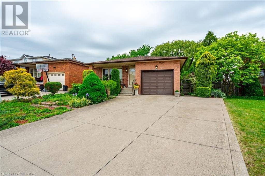 43 TRENHOLME Crescent, Hamilton, ON L8W2L4