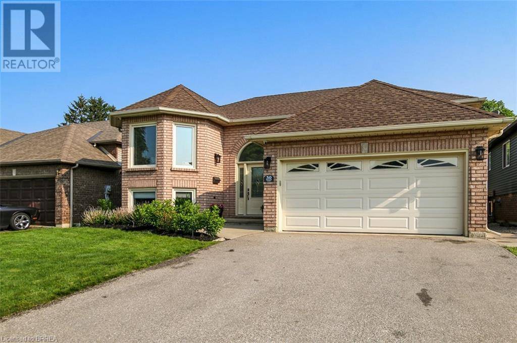 Brantford, ON N3R5W9,30 MCINTOSH Court
