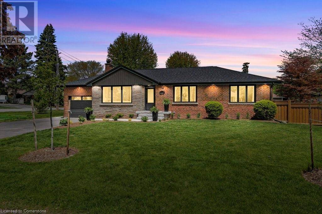 877 CONDOR Drive, Burlington, ON L7T3A8
