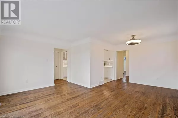 Hamilton, ON L8T1N5,62 CLOKE Court