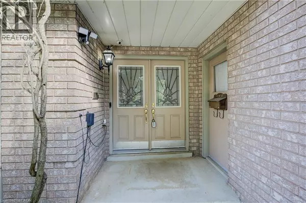 Hamilton, ON L9B2C4,466 DICENZO Drive