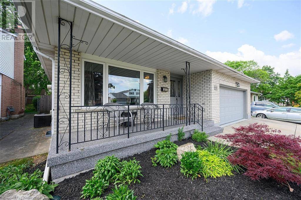 Stoney Creek, ON L8E3Z4,4 BING Crescent