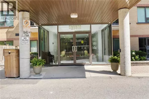 Cambridge, ON N3H3M5,237 KING ST West #907