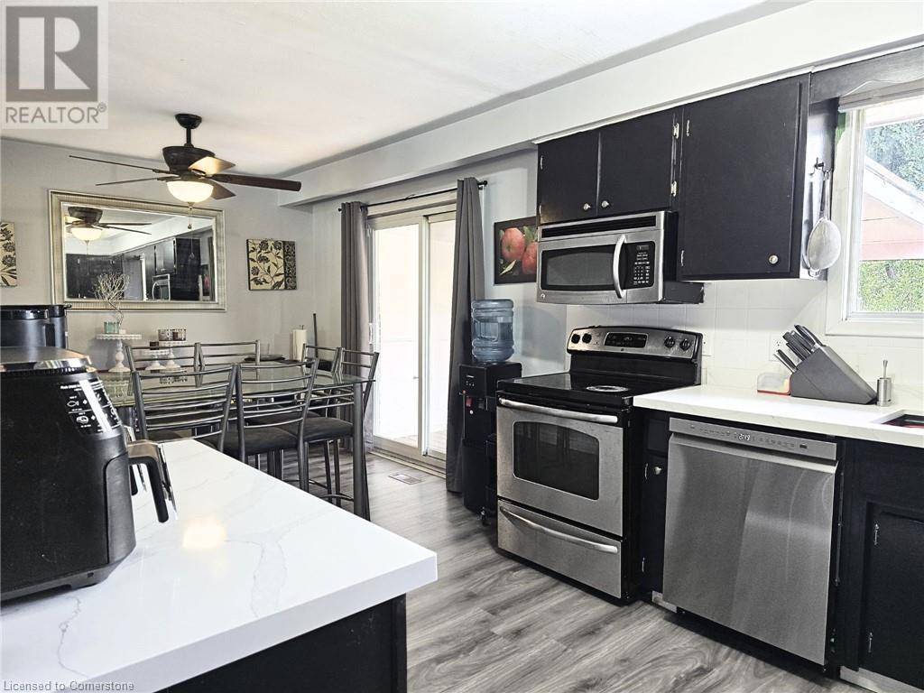 Kitchener, ON N2E2C2,320 COUNTRY HILL Drive