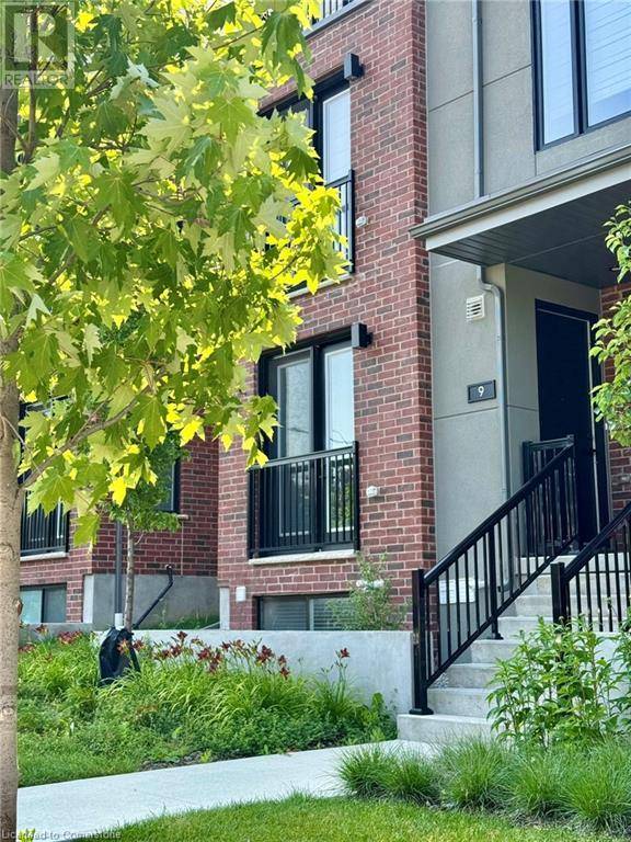 Waterloo, ON N2J0G1,99 ROGER ST #9