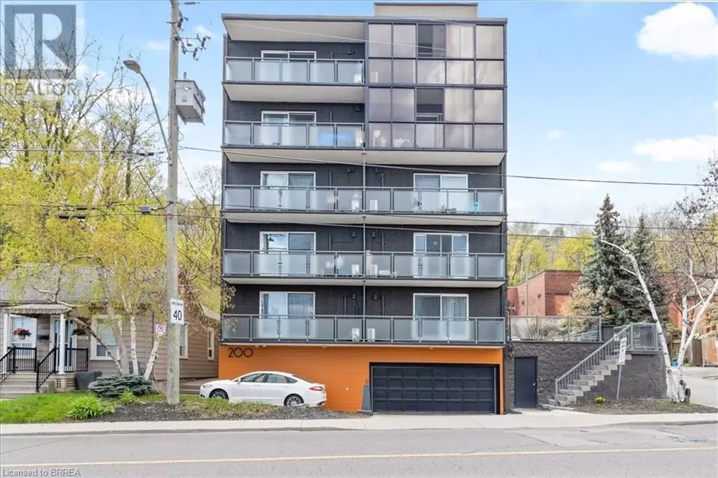 Hamilton, ON L8N1Z1,200 CHARLTON AVE East #PENTHOUSE