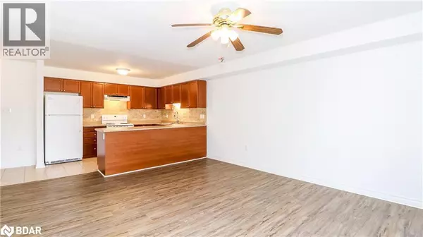 Barrie, ON L4N6L9,43 COULTER ST #19