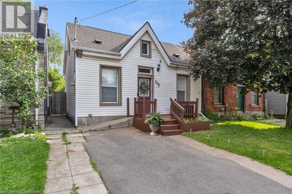 Hamilton, ON L8L3L6,129 BIRGE Street