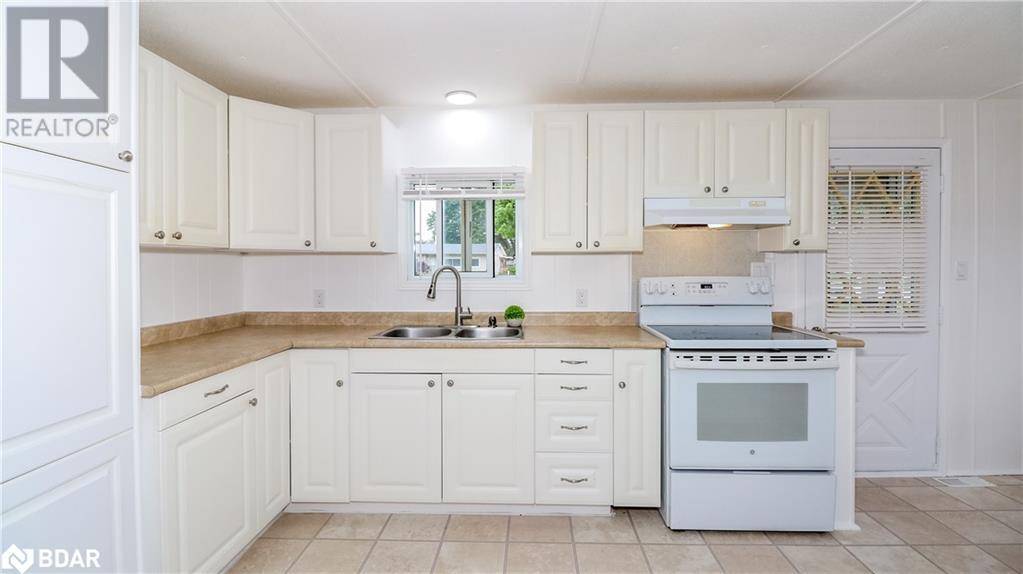 Innisfil, ON L9S1P1,45 HAWTHORNE Drive