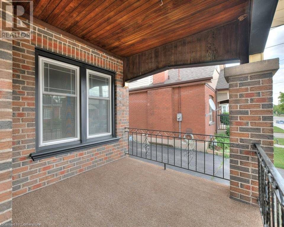 Brantford, ON N3S1L4,115 MINTERN Avenue