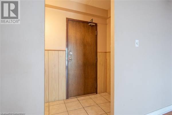Kitchener, ON N2C1J4,71 VANIER DR #211