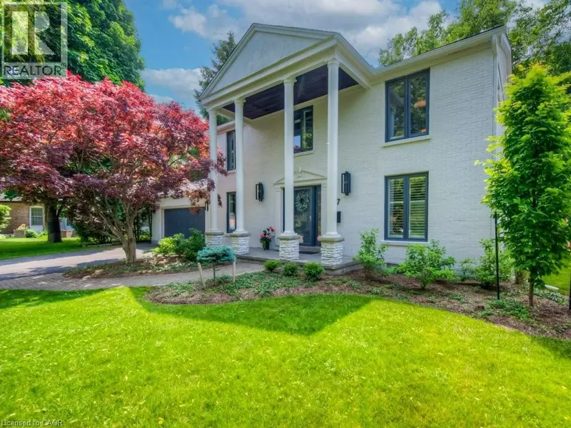 17 POST HORN Place, Waterloo, ON N2L5E8