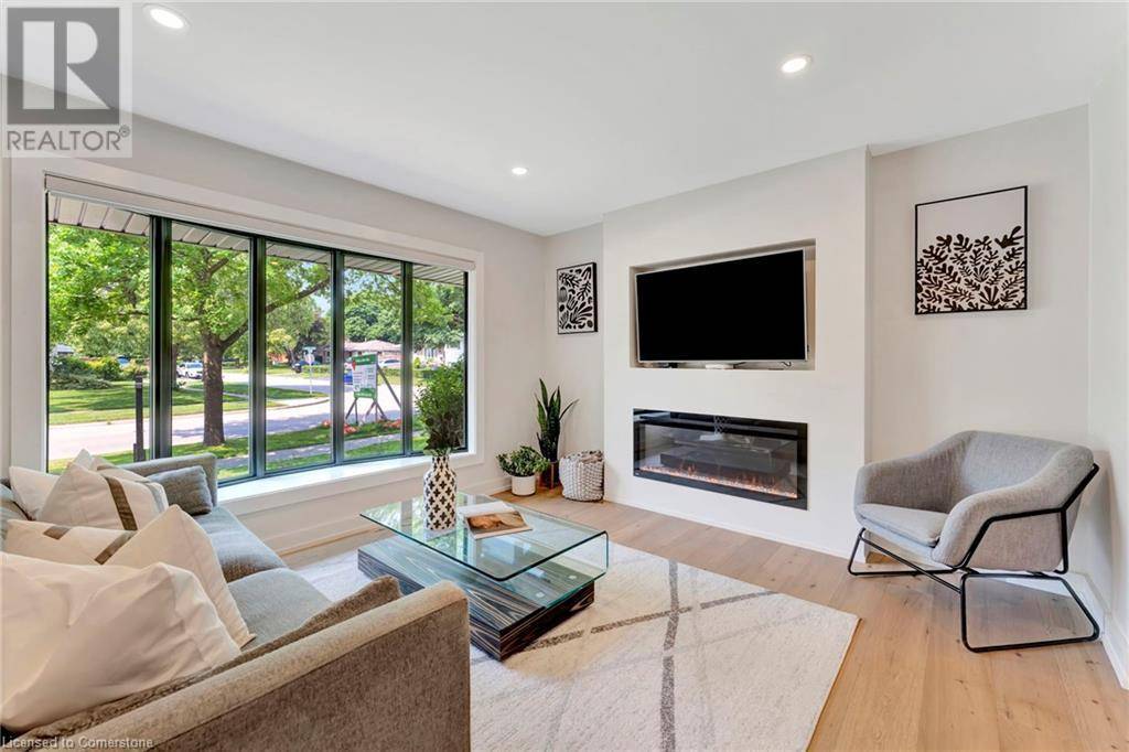 Oakville, ON L6H1T2,1349 OXFORD Avenue