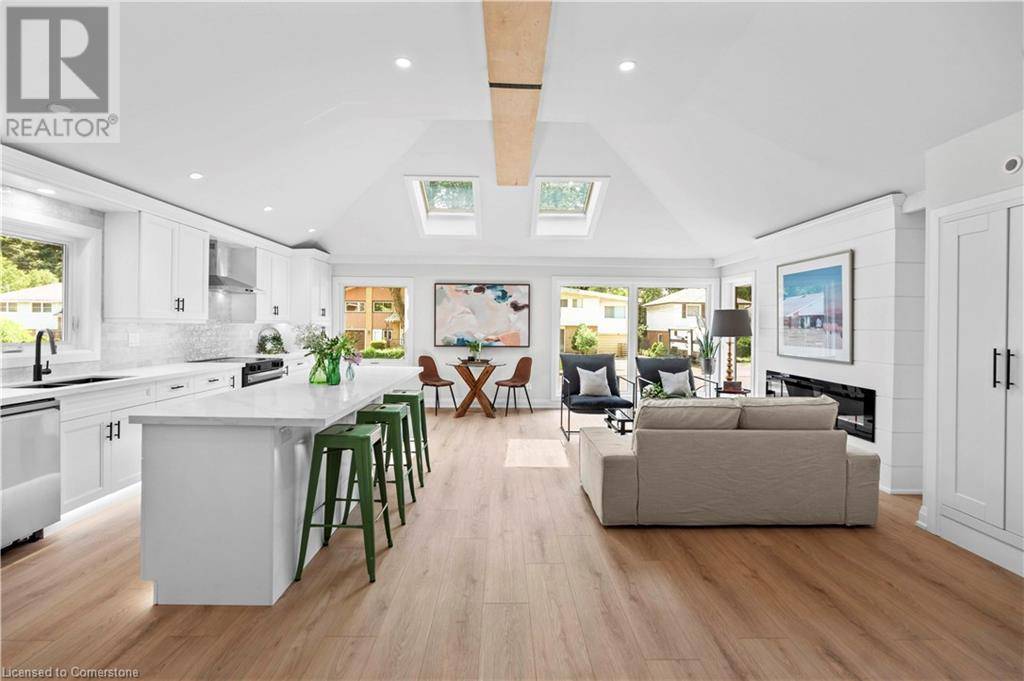 Hamilton, ON L8T1X7,15 HARDALE Crescent