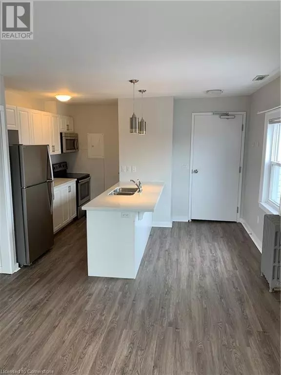 Grimsby, ON L3M1M9,22 MAIN ST West #1