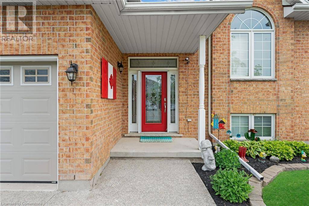 Smithville, ON L0R2A0,21 CHERRY Avenue