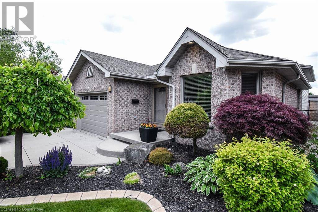 Hamilton, ON L8V4N9,67 LAWNHURST Drive