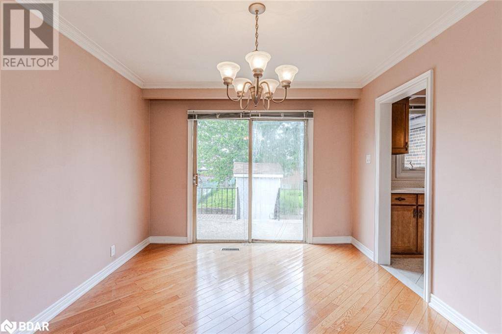 Toronto, ON M3N1E9,39 FRITH Road