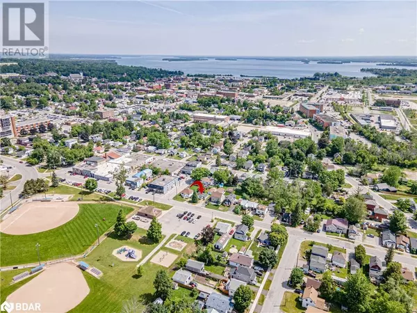 Orillia, ON L3V5T7,132 DUNEDIN Street