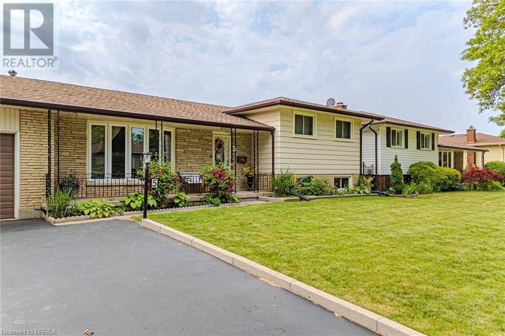Brantford, ON N3R5V8,5 PIPPIN Drive