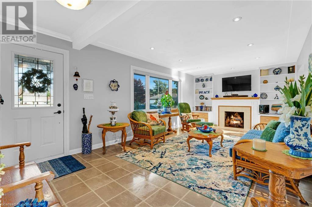 Hamilton, ON L8G3T4,43 EVERGREEN Avenue