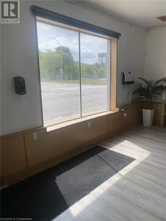 Cambridge, ON N1R3J4,48 AINSLIE Street S