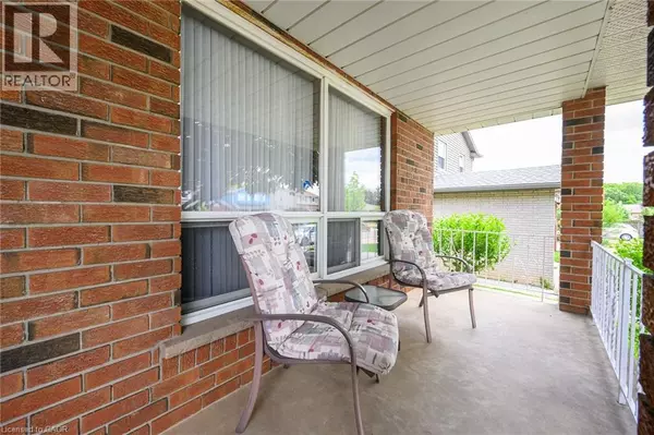 Hamilton, ON L9A4Z1,24 PHEASANT Place