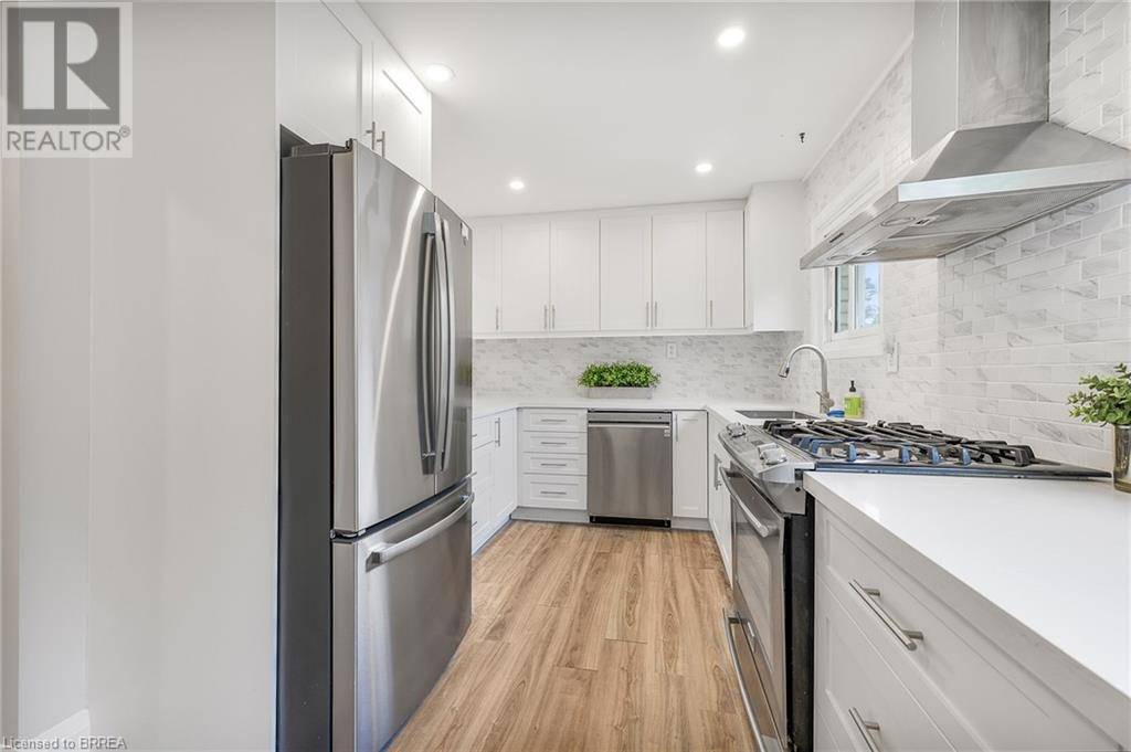 Hamilton, ON L9C6B8,94 APPLEFORD Road