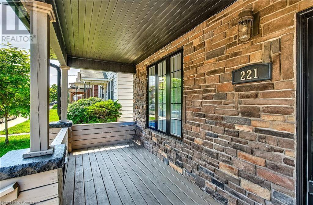 Hamilton, ON L8L7P8,221 ROSSLYN Avenue N