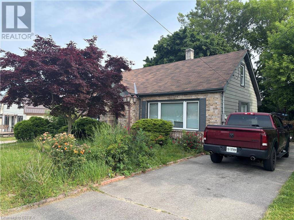 Brantford, ON N3S4A9,382 WELLINGTON Street