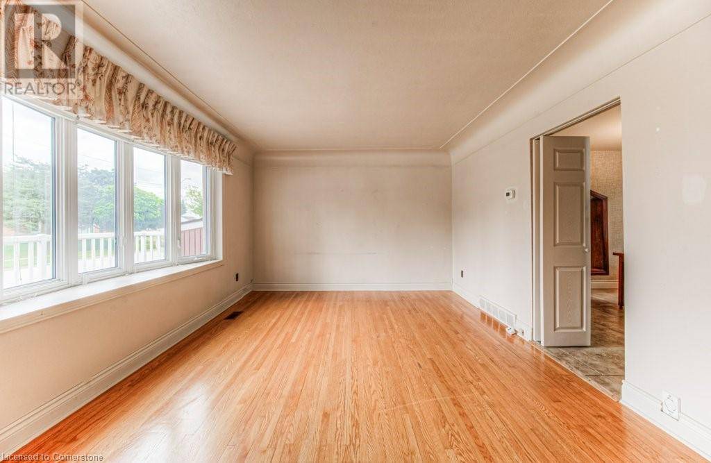 Kitchener, ON N2B2C5,483 EPHRAIM Street