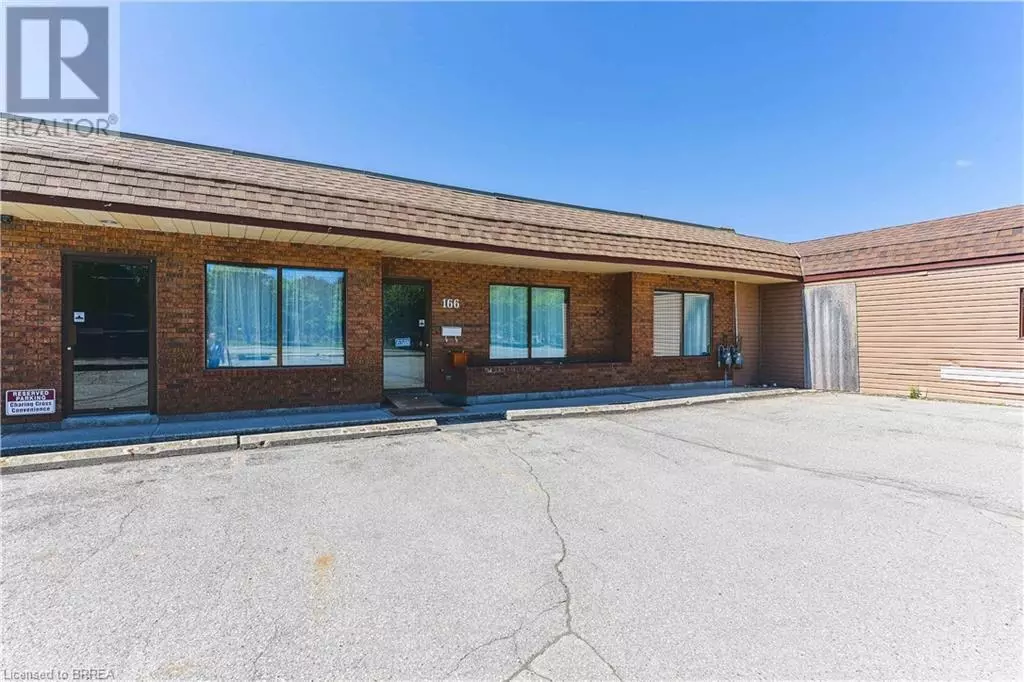 Brantford, ON N3R2J4,166 CHARING CROSS ST #A