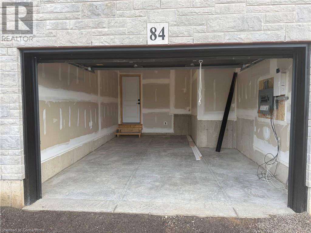 Paris, ON N3L3K2,84 GORT Avenue