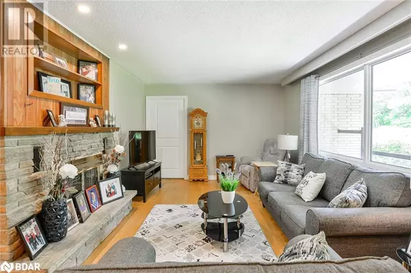 Gravenhurst, ON P1P1B2,105 WELLINGTON Street