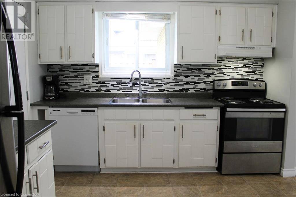 Kitchener, ON N2B3K6,11 WORDSWORTH PL #UPPER