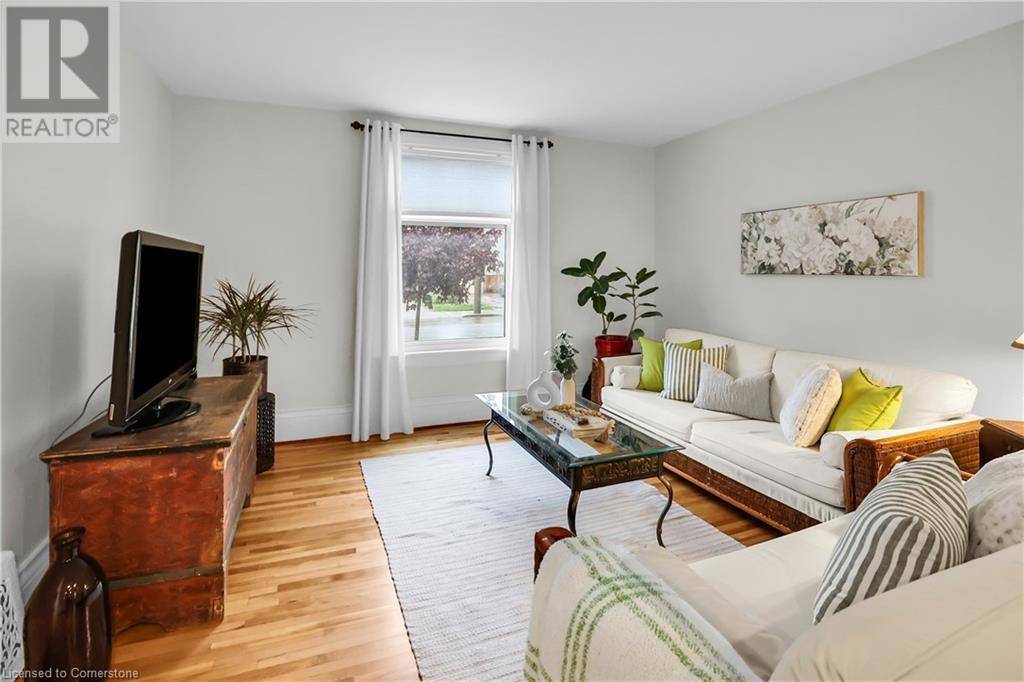 Grimsby, ON L3M3S3,2 KIDD Avenue