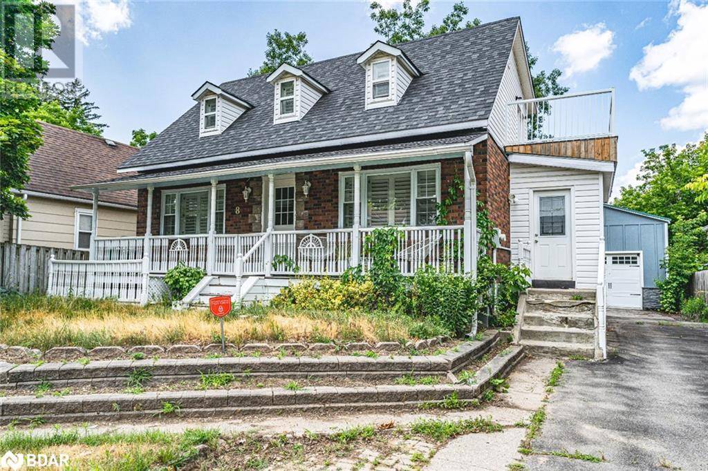 8 DUFFERIN Street, Barrie, ON L4N2J7