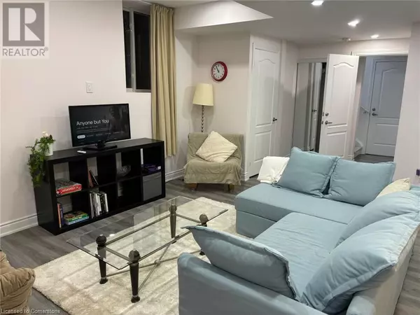 Oakville, ON L6M5L3,1365 YELLOW ROSE CIRCLE Circle