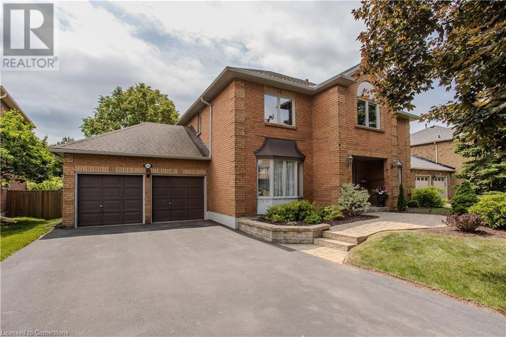 Burlington, ON L7P4T8,1352 WINTERBERRY Drive