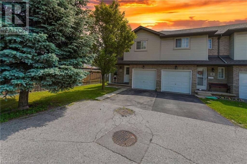 1523 UPPER GAGE AVE #10, Hamilton, ON L8W1E6