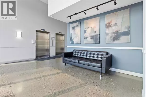 Kitchener, ON N2G0B5,1 VICTORIA ST South #1113