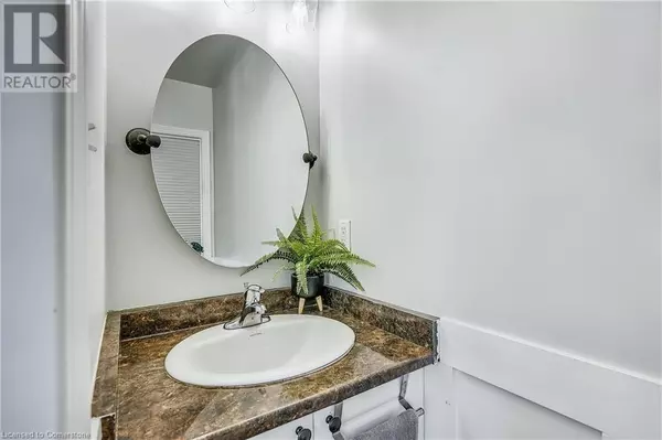 Cambridge, ON N1T0C8,100 CHESTER DR #16