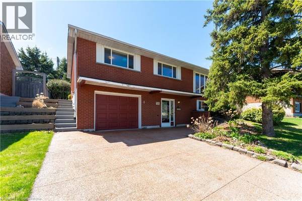 181 BURRWOOD Drive, Hamilton, ON L9C3T3