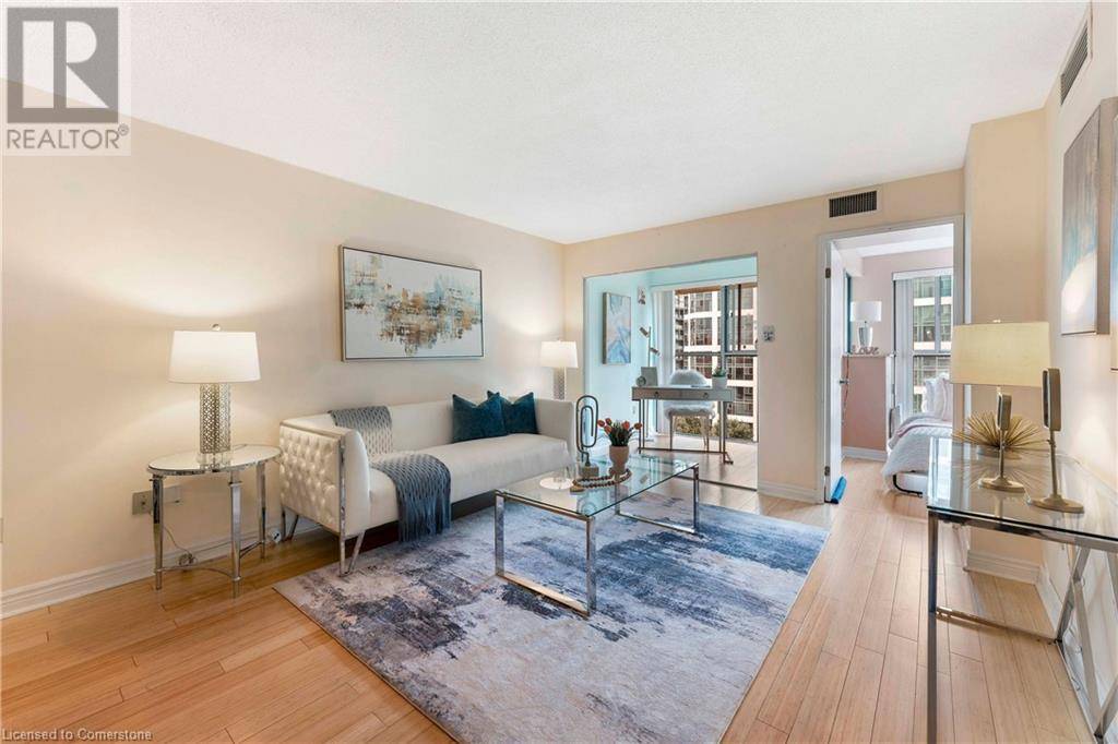 Toronto, ON M5A4L1,65 SCADDING AVE #811