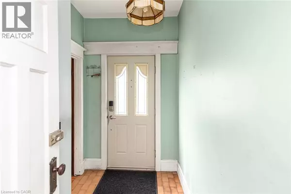 Hamilton, ON L8H7E6,11 GRAFTON Avenue