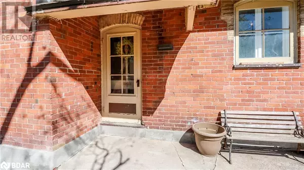 Barrie, ON L4M3M8,121 MULCASTER Street