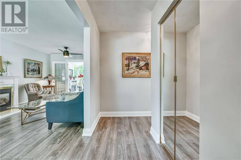 Stoney Creek, ON L8J1C8,54 JOHN MURRAY Street