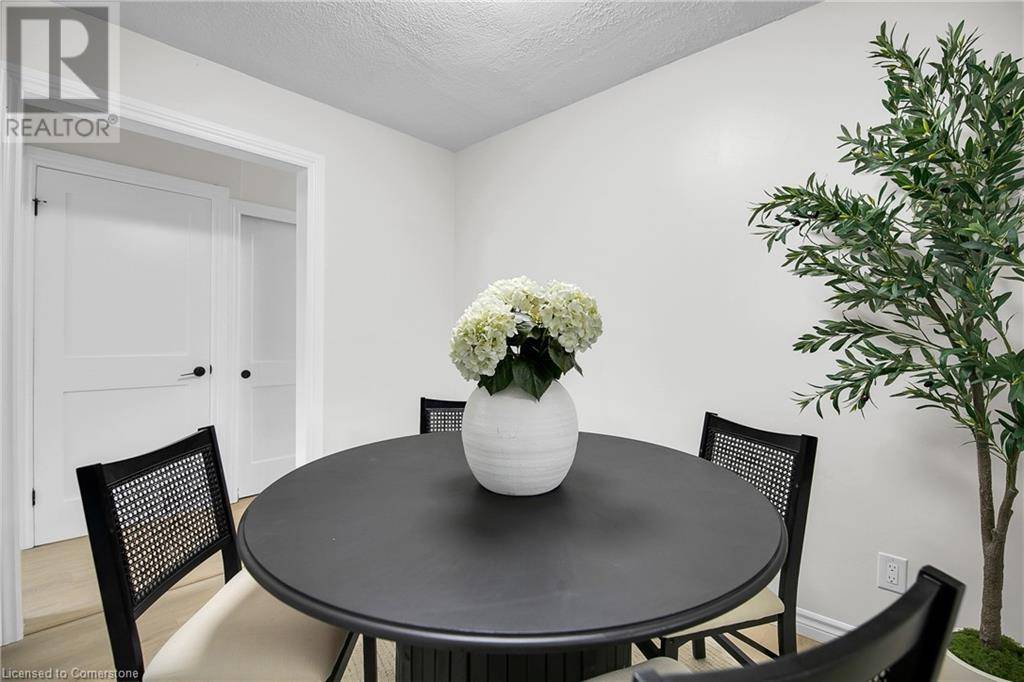 Kitchener, ON N2M5A3,60 CHARLES BEST Place
