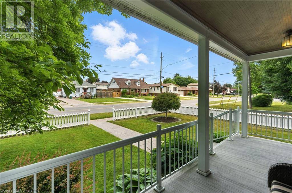 Niagara Falls, ON L2J1Z5,6424 RIALL Street